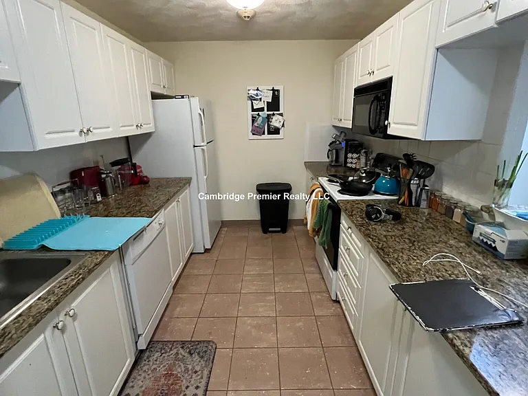375 Highland Ave #3 — Photo 7