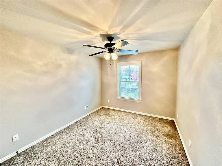 186 Old Farmington Rd — Photo 37