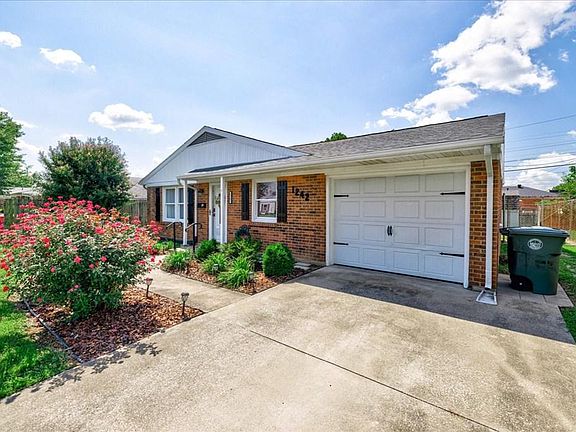 5th image of 1242 Wayside Dr W