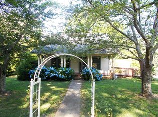21345 Seminary St, Hollow Rock, TN 38342