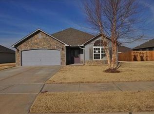 607 Gail Dr, Siloam Springs, AR 72761