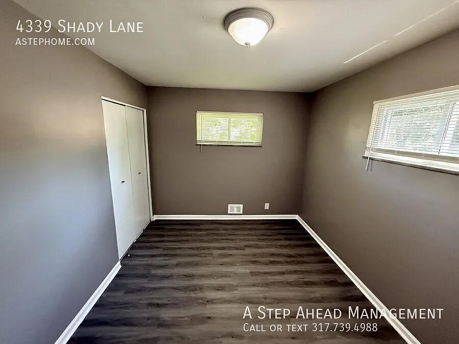 Spacious 3 Bedroom, 2.5 Bathroom Home with Attached Garage & Large Fenced Backyard — Photo 4