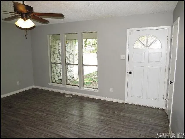 1020 Towering Oaks Dr — Photo 2