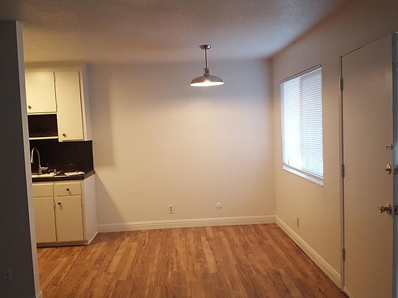4th image of 463 N 5th St
