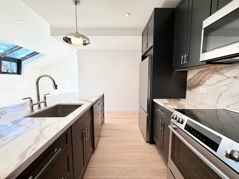 57 Christopher St #5B — Photo 13