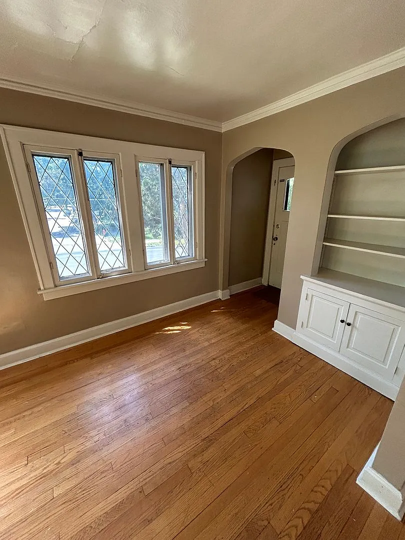 5446 Charlotte St. — Photo 4