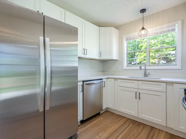 4926 Farmstead Ct NE, Woodstock, GA 30188