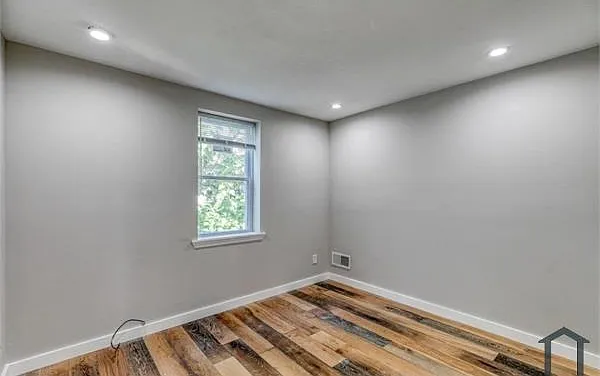 2021 W Oxford St — Photo 24