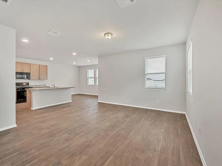 116 Honeybee Ln — Photo 11
