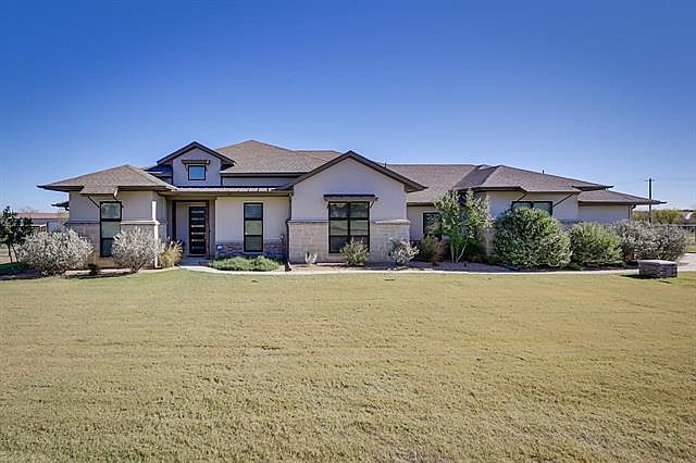 1st image of 104 Maravilla Dr.