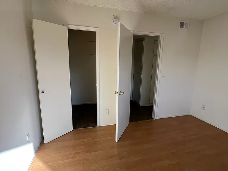 Lennox Lanai Apartments — Photo 31