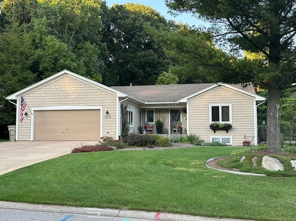 7376 Arbol Dr NE, Rockford, MI 49341