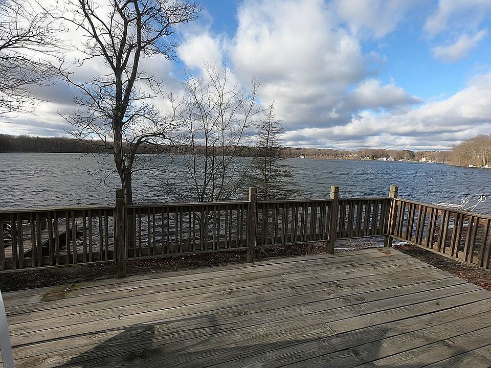 394 Pretty Lake Hts, Kalamazoo, MI 49009 Zillow