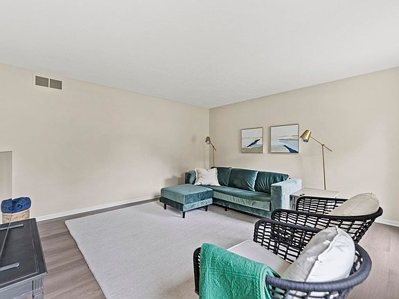 4th image of 212 Sanctuary Pl