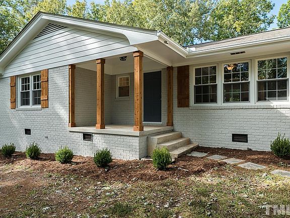 3rd image of 402 Ivy Dr