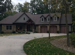 9 Hollows Ct, Le Claire, IA 52753