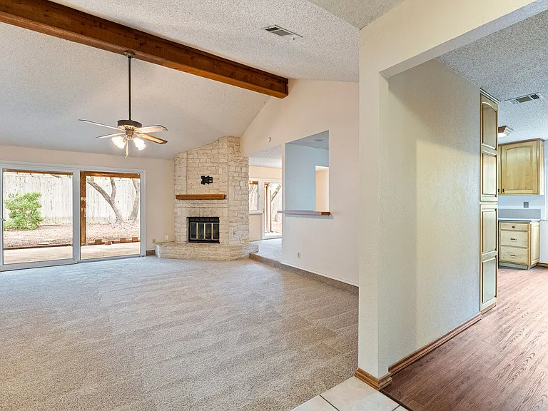 1603 Garnaas Dr — Photo 4