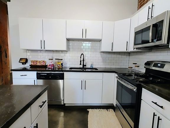 2nd image of 204 Walnut St #101