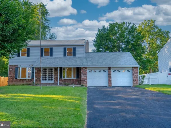 682 Woodlyn Dr, Langhorne, PA 19053
