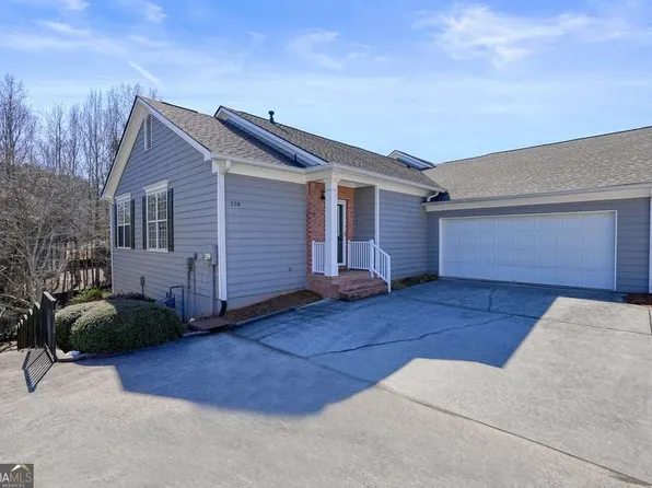 250 Camry Cir, Dallas, GA 30157