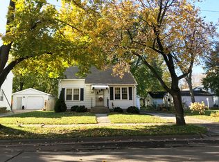 907 7th St, Green Bay, WI 54304