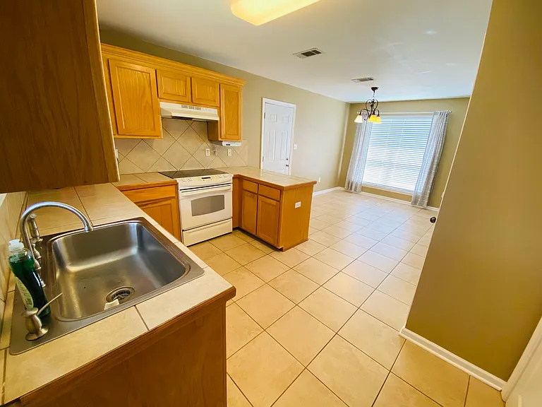 9997 Asheville Dr — Photo 5