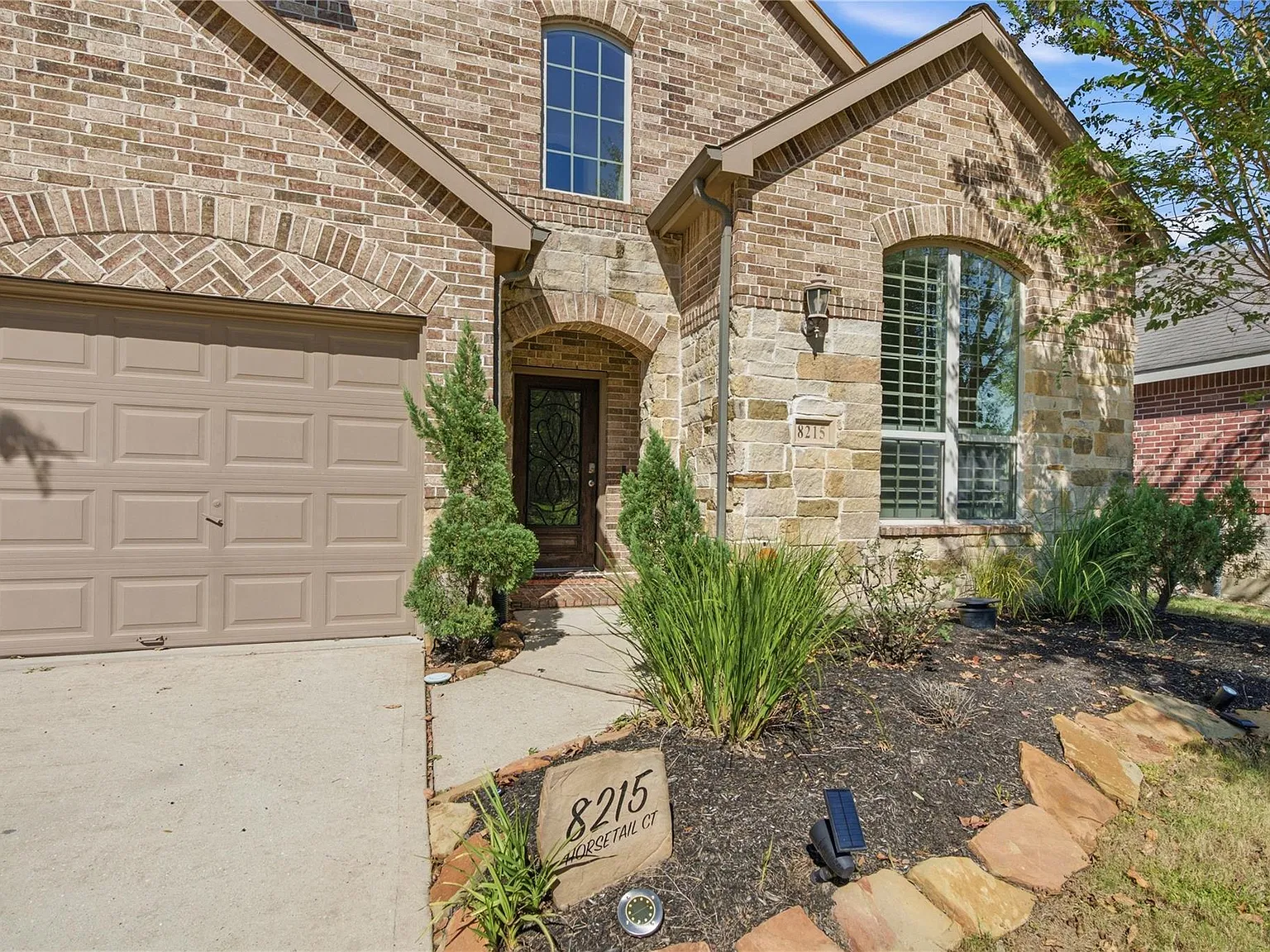 4 bed, 3.5 bath, 3685 sqft, $3,600 — Photo 3