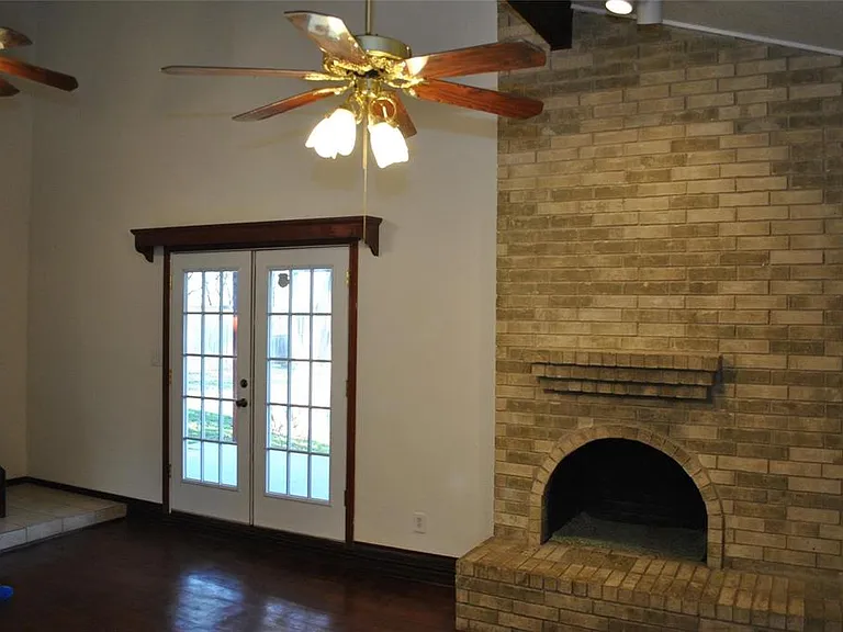 720 Ash St — Photo 8