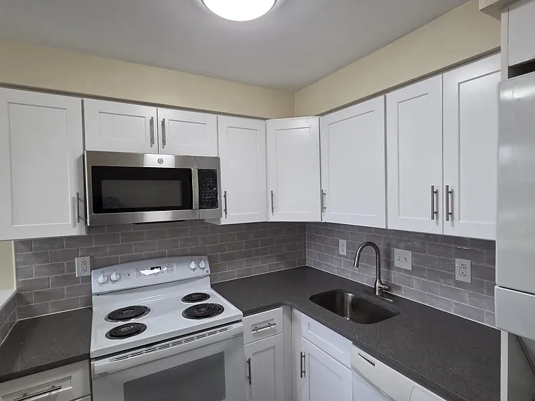 200 Prince Frederick St #M3 — Photo 1