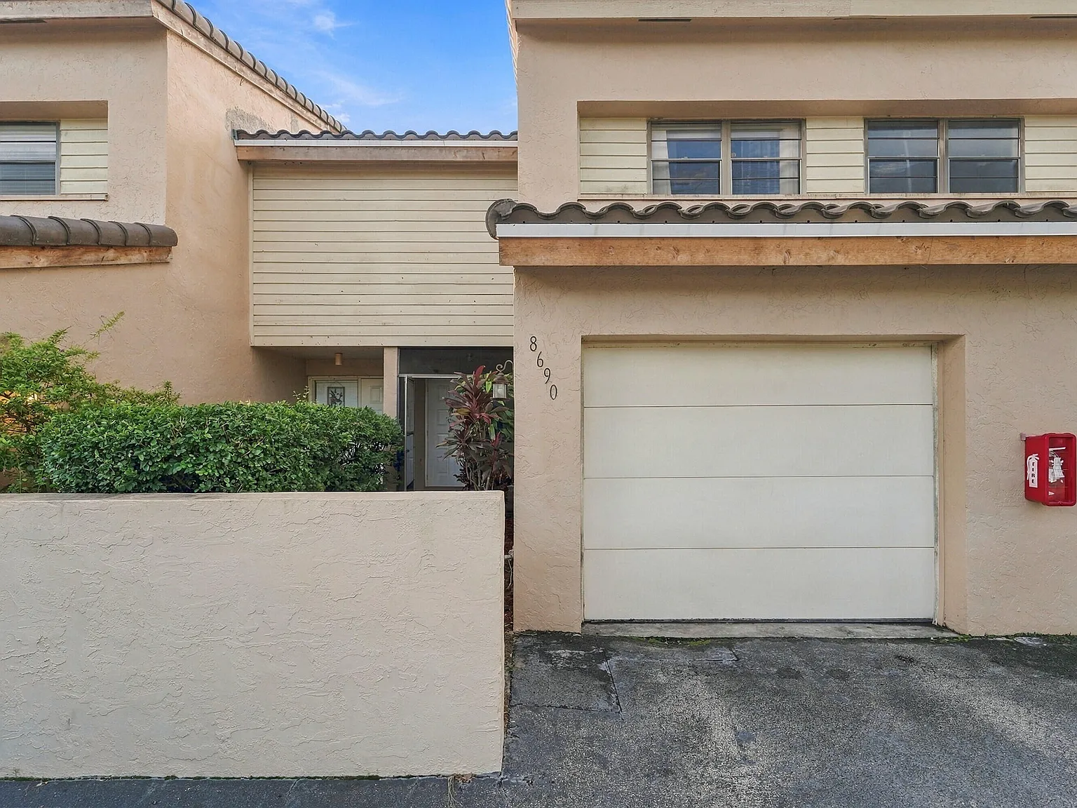 3 bed, 2.5 bath, 1450 sqft, $2,600 — Photo 2