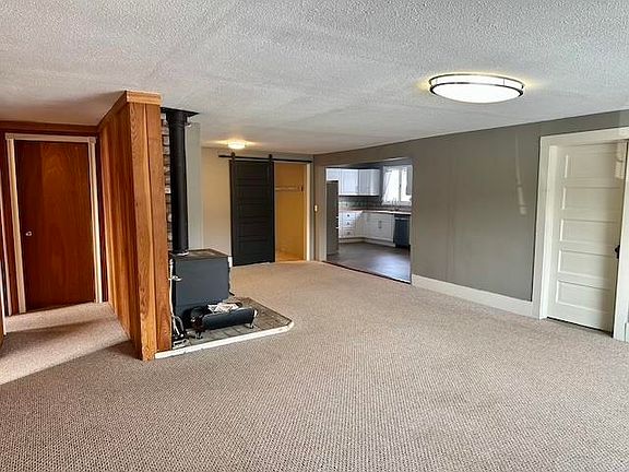 2nd image of 102 S 8th Ave