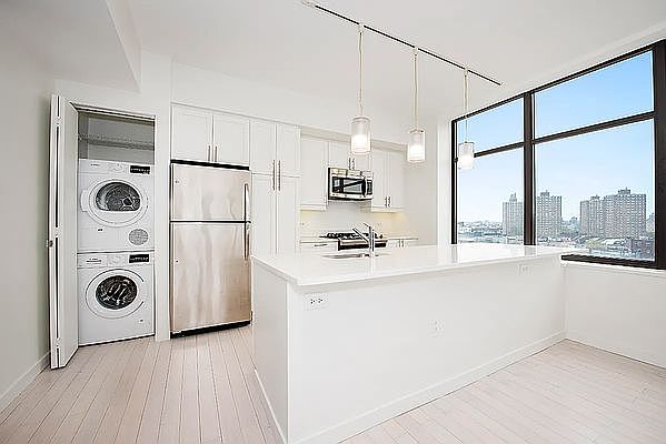 1st image of 424 Bedford Ave APT 5B