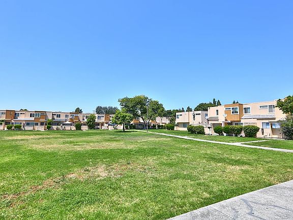 4th image of 2185 Luz Ave