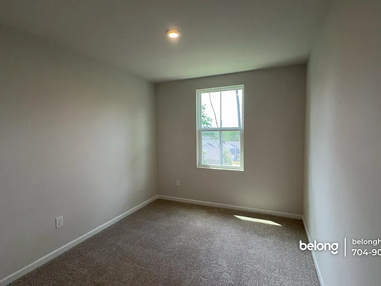 1517 39th Avenue Loop NE #7 — Photo 3