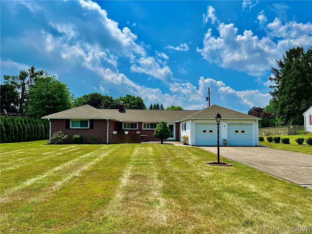 4444 William Penn Hwy photo 1