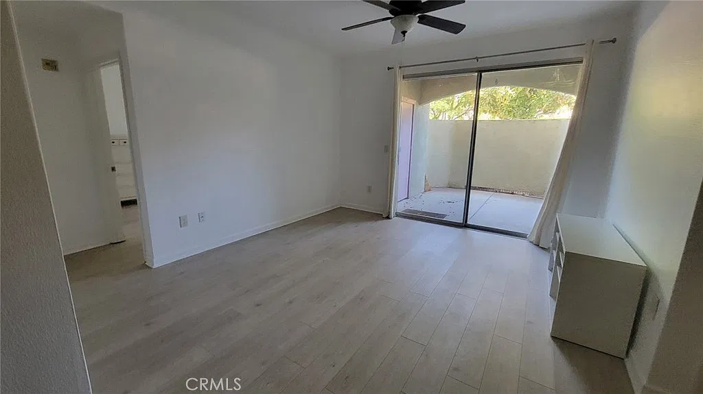2 bed, 960 sqft, $2,300 — Photo 2