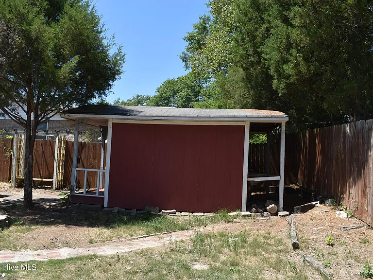 735 Old Edgefield Rd — Photo 15