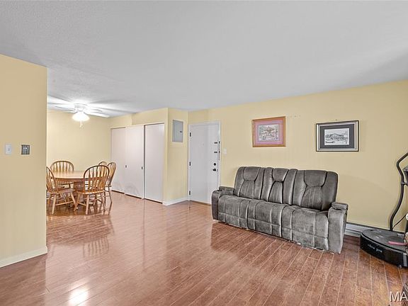 3rd image of 1660 Blue Ridge Dr APT A