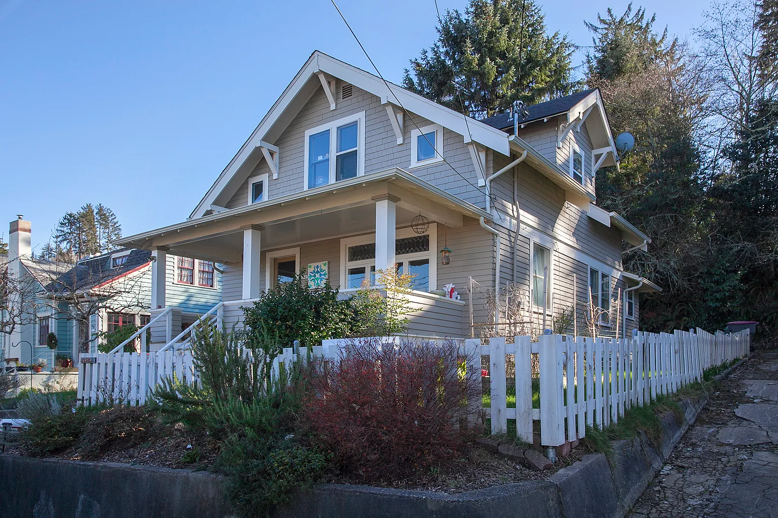 1367 Kensington Ave photo 1