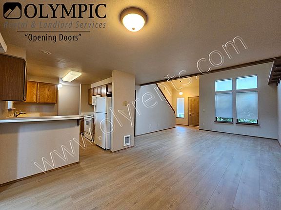 3rd image of 503 Malibu Dr SE
