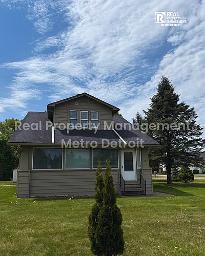 2175 W Auburn Rd Photo 1