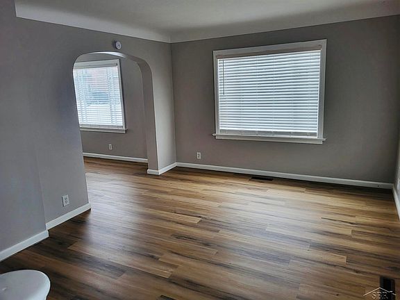 4th image of 721 Lyon St
