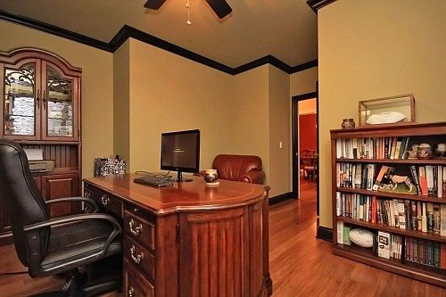 5th image of 4016 Port Royal Dr