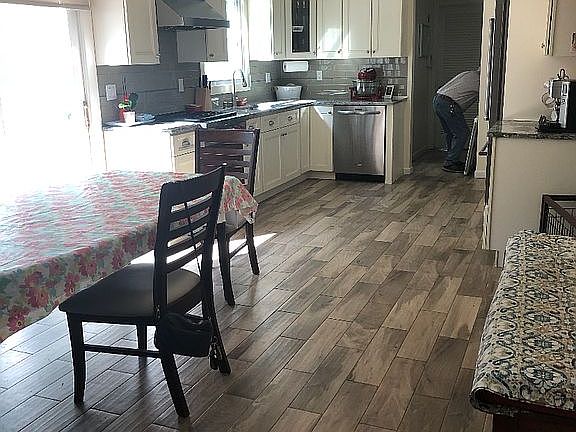 3rd image of 3 Saratoga Ct