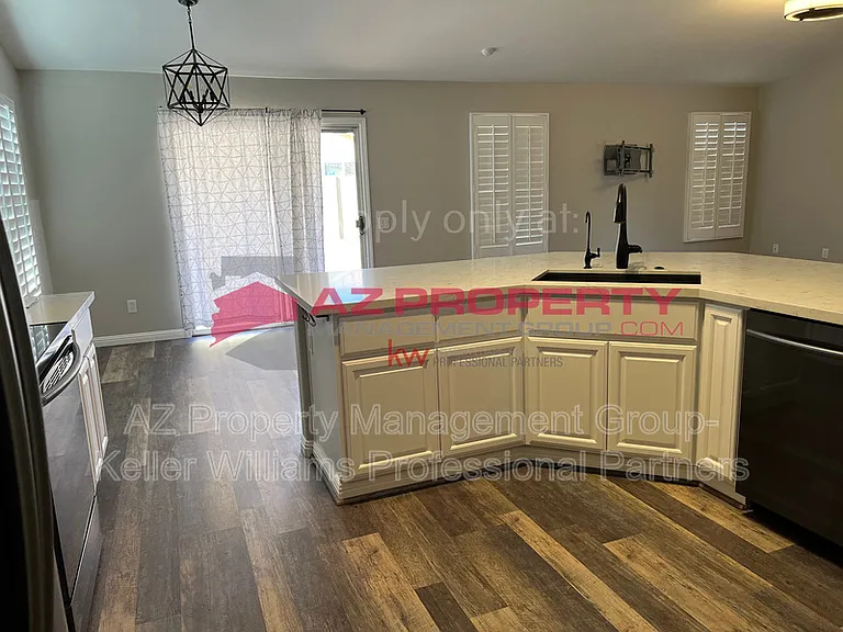 7732 W Ocotillo Rd — Photo 8