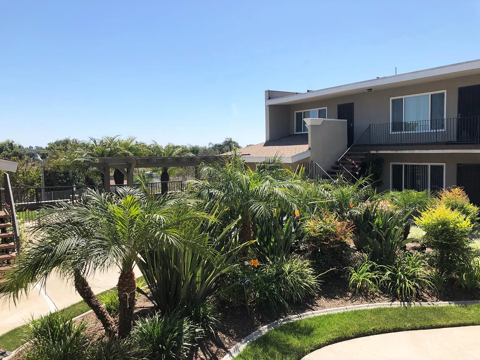 2 bed, $2,450 — Photo 1