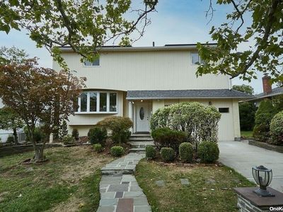 11 Wilshire Lane, Plainview, NY, 11803