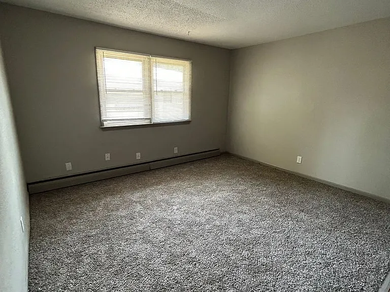 3411-3418 E 26th Street Apartments — Photo 7