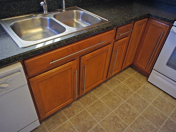 4th image of 1081 Green Knoll Dr