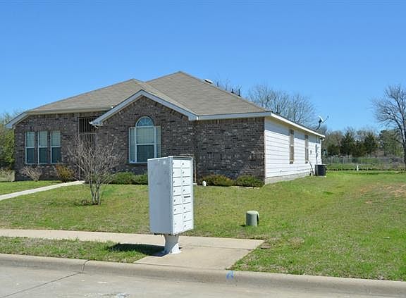 4th image of 1404 Laurenwood Dr